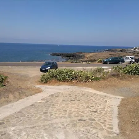 Antico Dammuso In Riva Al Mare *